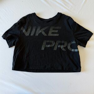 Size Medium Nike Pro Cropped Shirt
